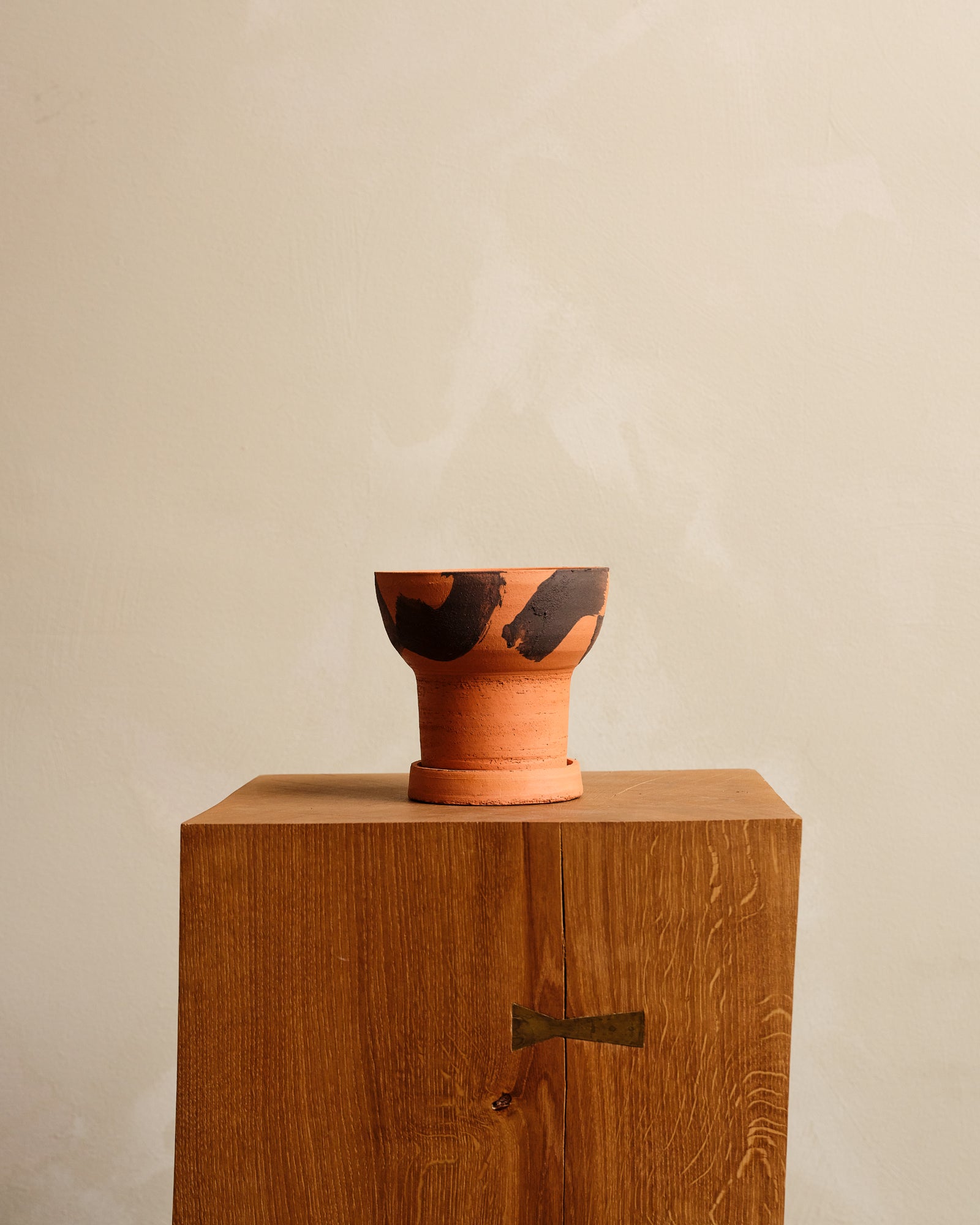 AMPHORA Planter and Saucer | SMALL | BRUSH