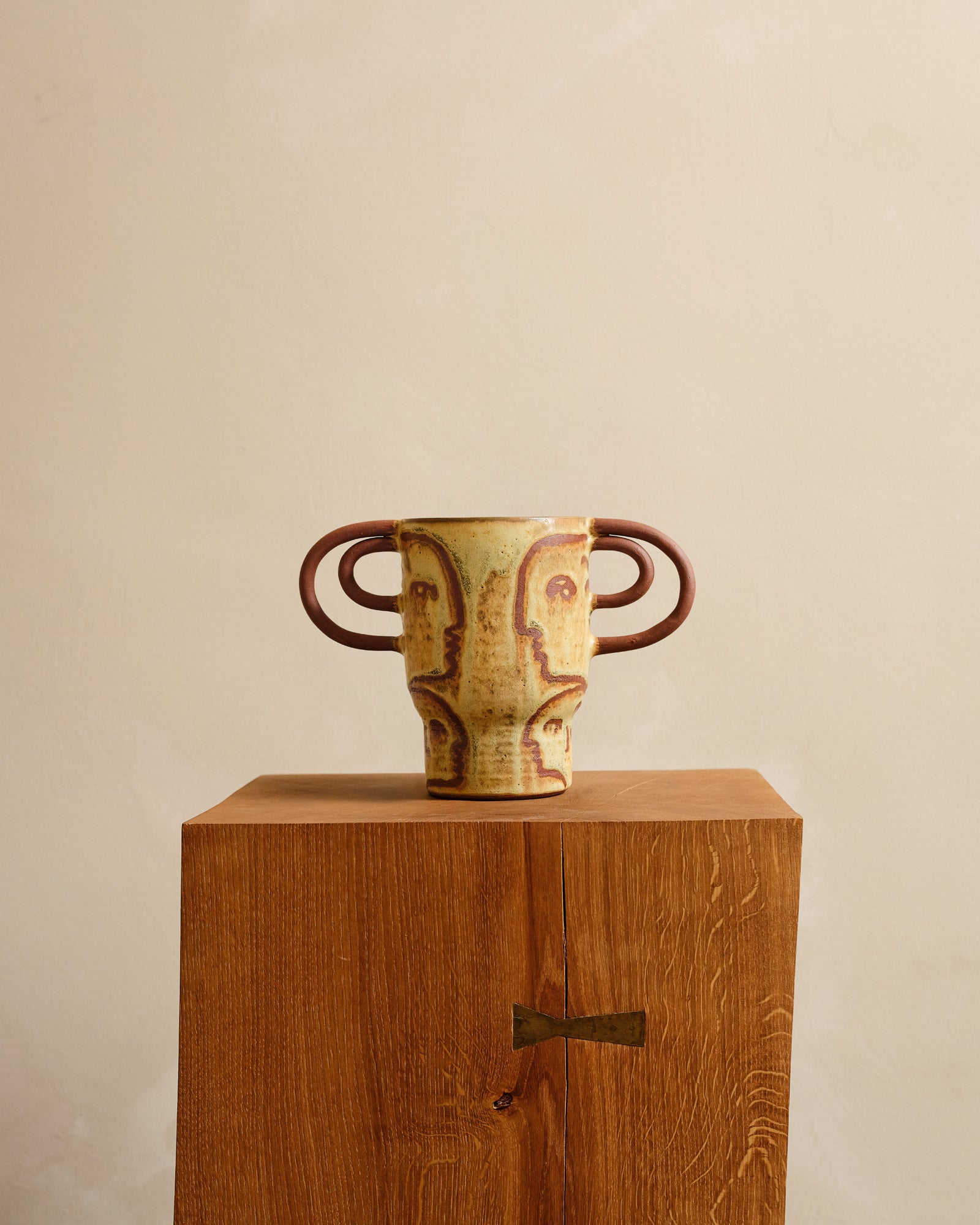 AMPHORA The Friends | ANDREA TSANG ⨉ Josefin Tolstoy