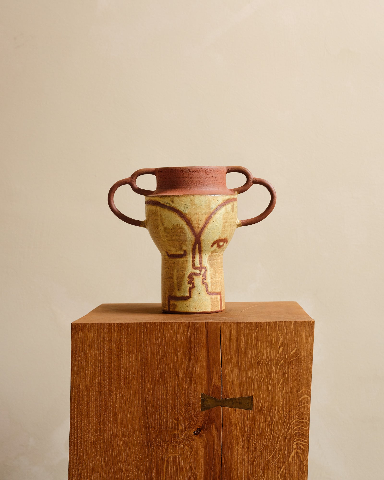 AMPHORA Too Close | ANDREA TSANG ⨉ Josefin Tolstoy