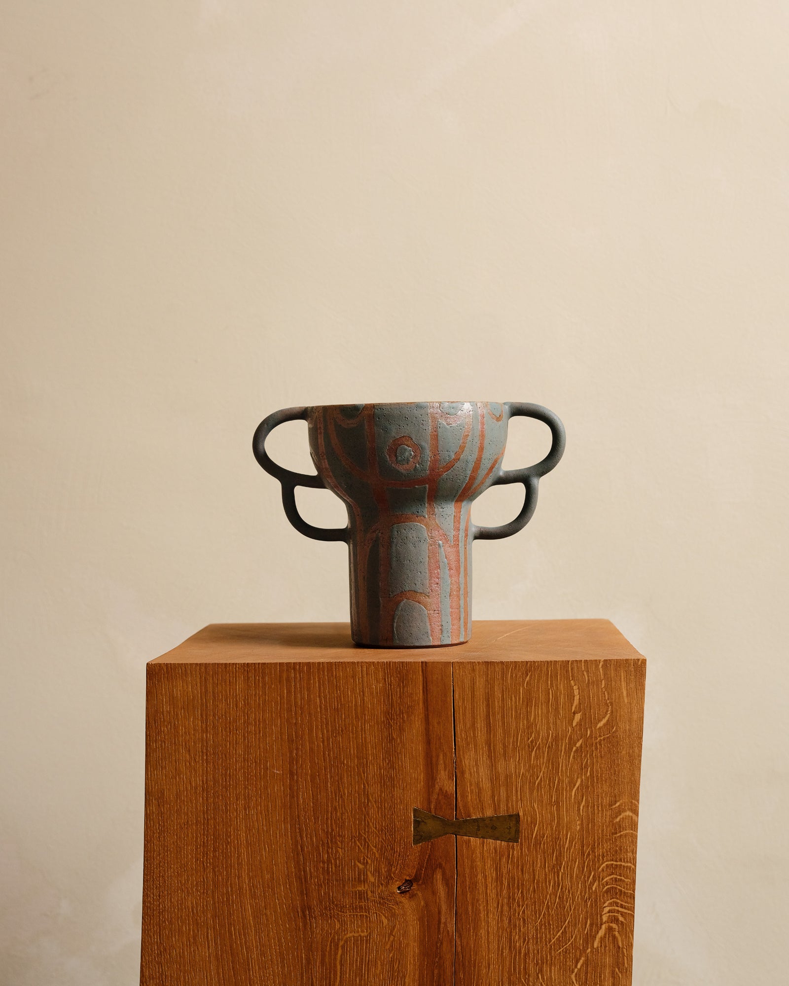 AMPHORA Graphic | ANDREA TSANG ⨉ Josefin Tolstoy