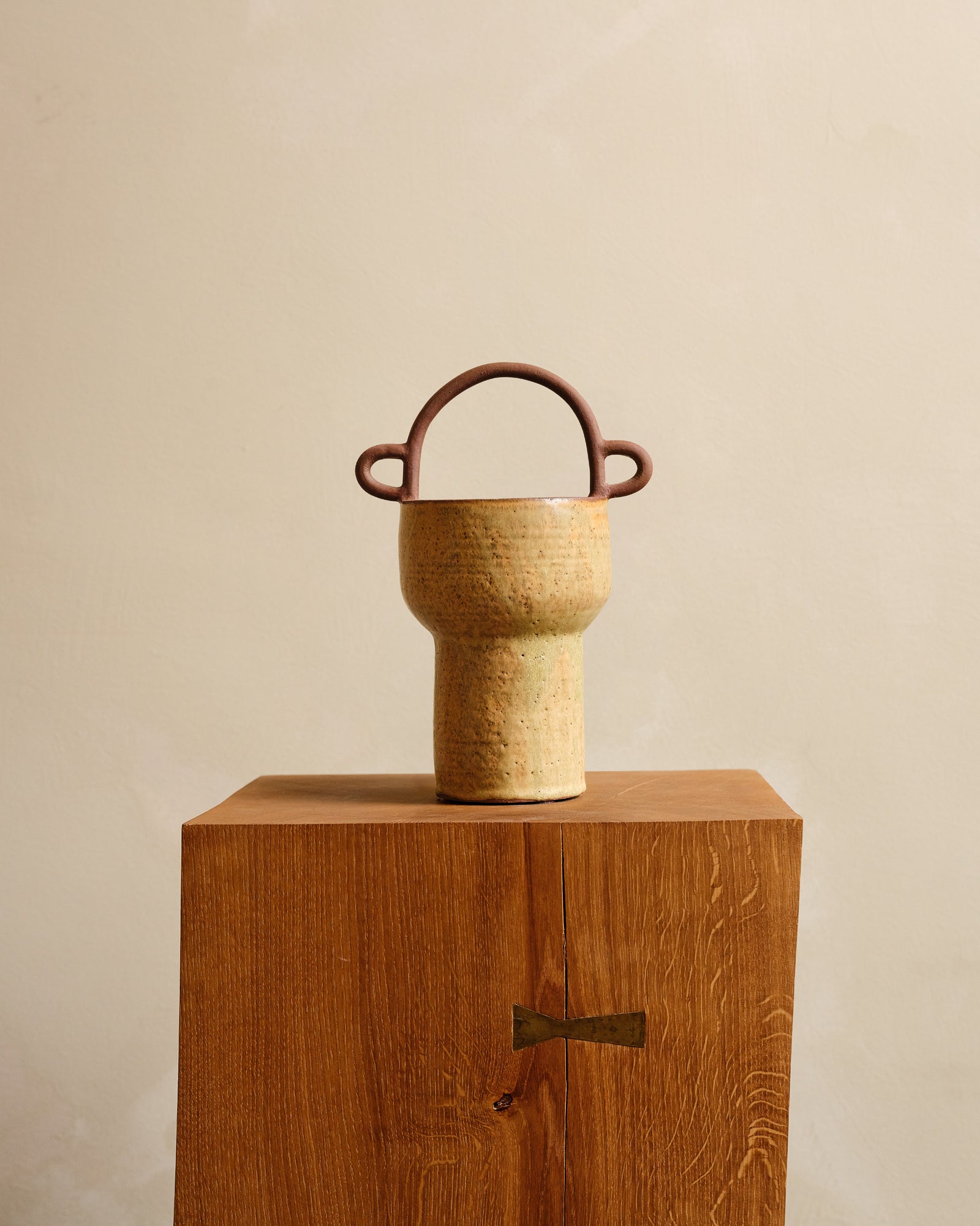 AMPHORA Vessel 015