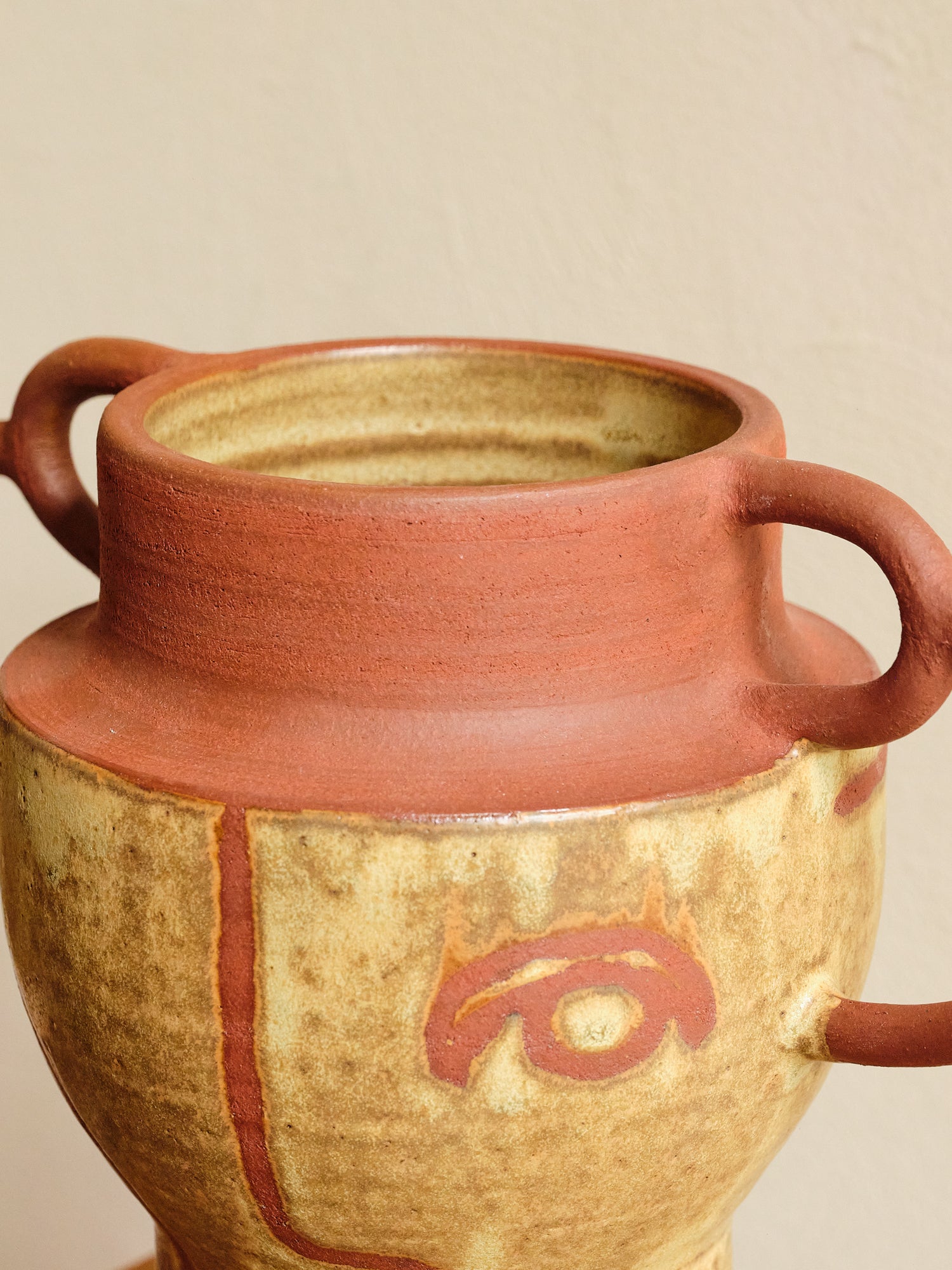AMPHORA Too Close | ANDREA TSANG ⨉ Josefin Tolstoy